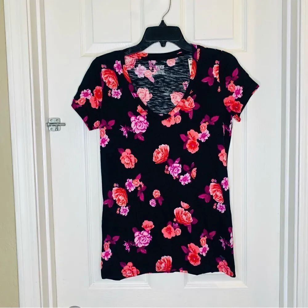 PINK Victoria’s Secret Black Floral T-shirt Size Xs